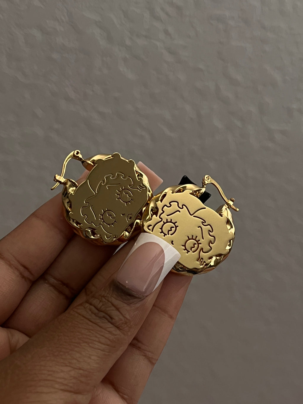 Retro Diva Hoop Earrings